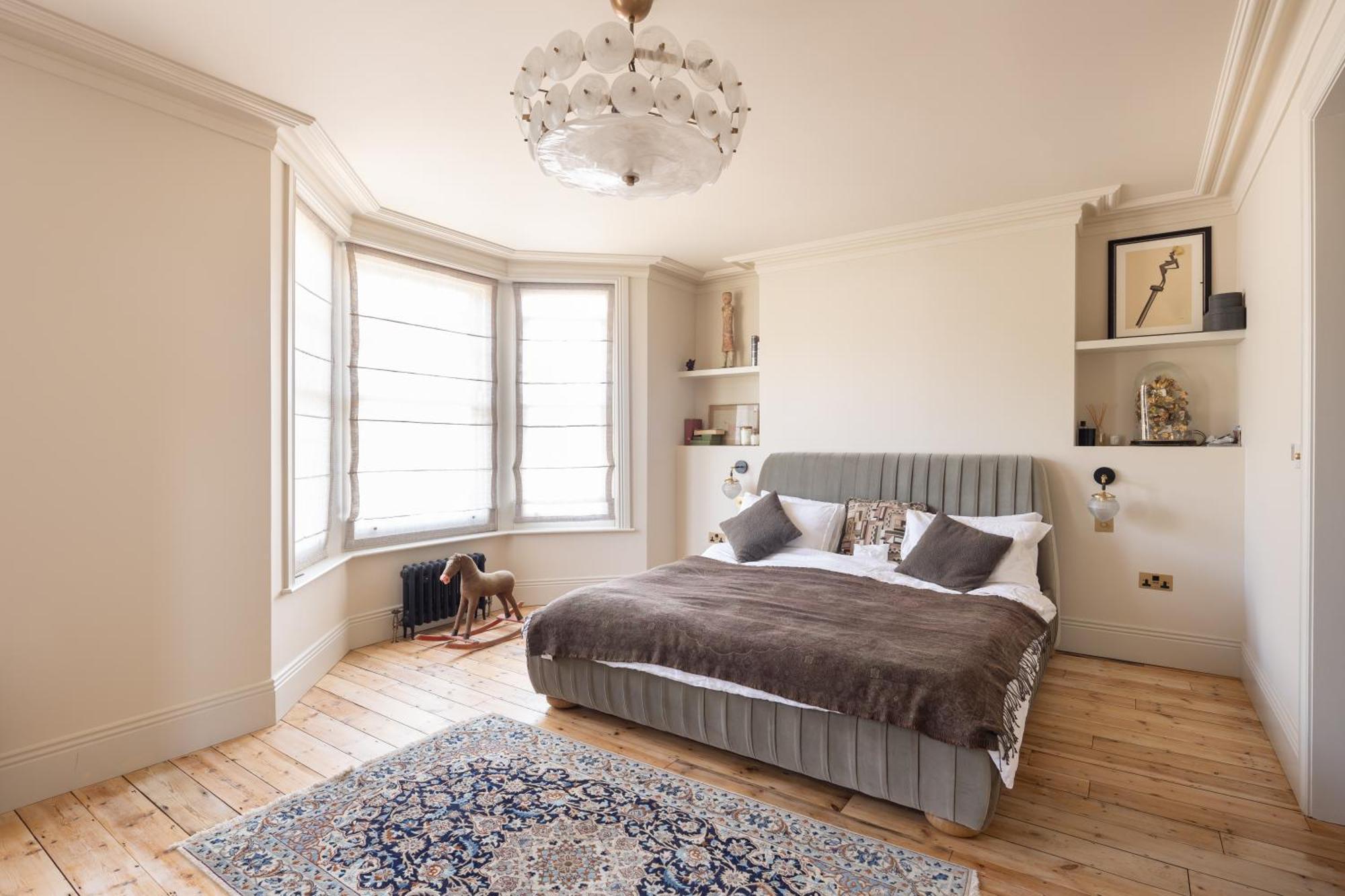 Veeve - An Airy Abode